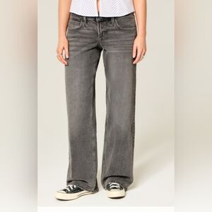 Low-Rise Grey Baggy JeansCute and comfortable denim jeans in grey